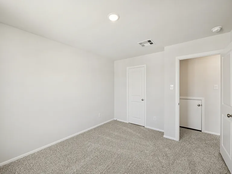 1120 Novelle Bend Dr — Photo 6