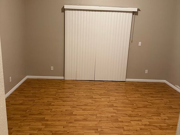 5th image of 920 Moore Oaks Ct
