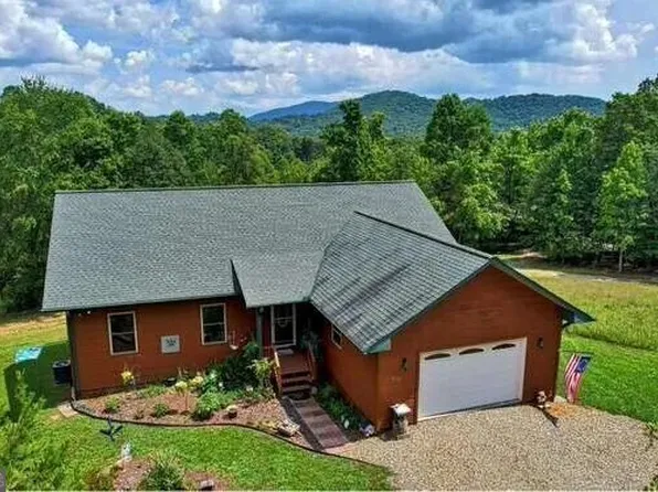 612 Dockery Creek Rd, Young Harris, GA 30582