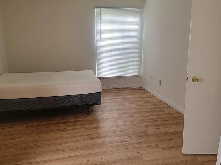 University Park Apartments — Photo 57