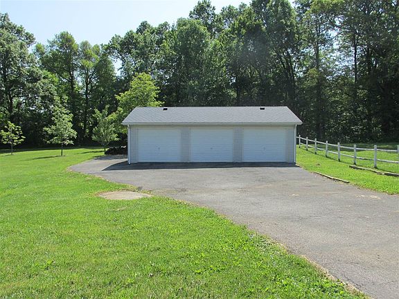 5th image of 1071 Tina Ct