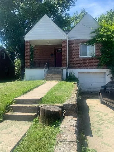 2611 Saint Albans Ave