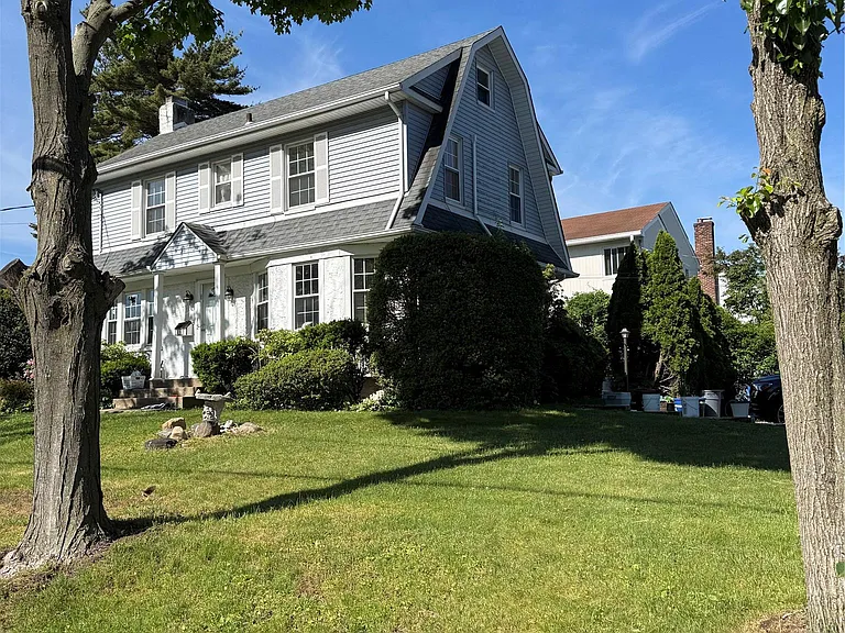 9 Forest Row — Photo 2