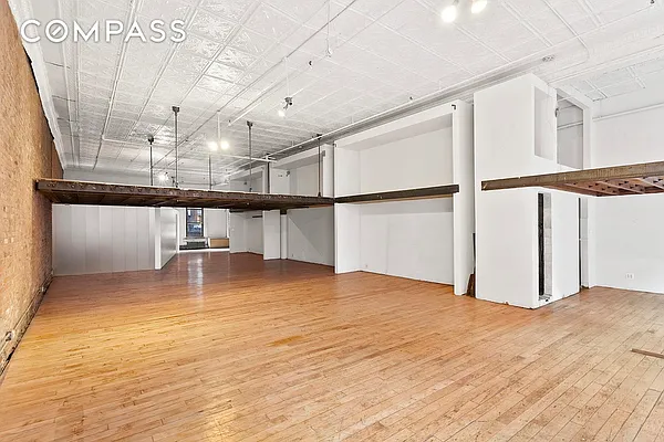 Sold by Compass | media 7