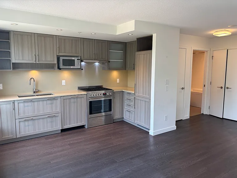 5470 Ormidale St #606 — Photo 5