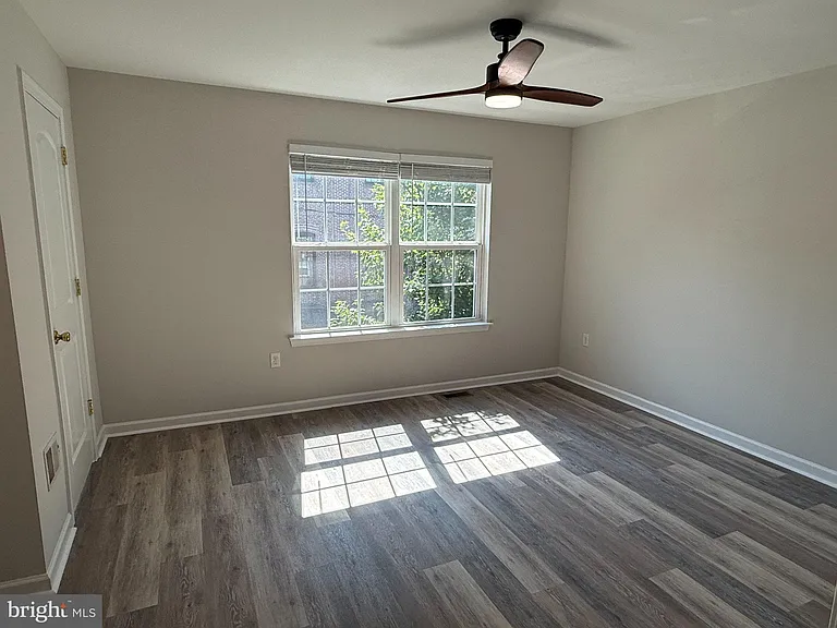 135 S Charlotte St — Photo 8