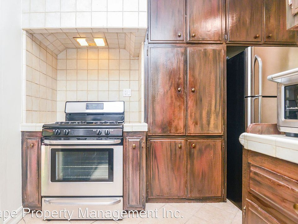 1st image of 1038 Carol Dr