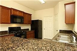 5th image of 16107 Appleyard Ln