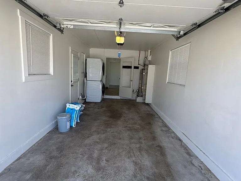 209 E Laurel Dr — Photo 13