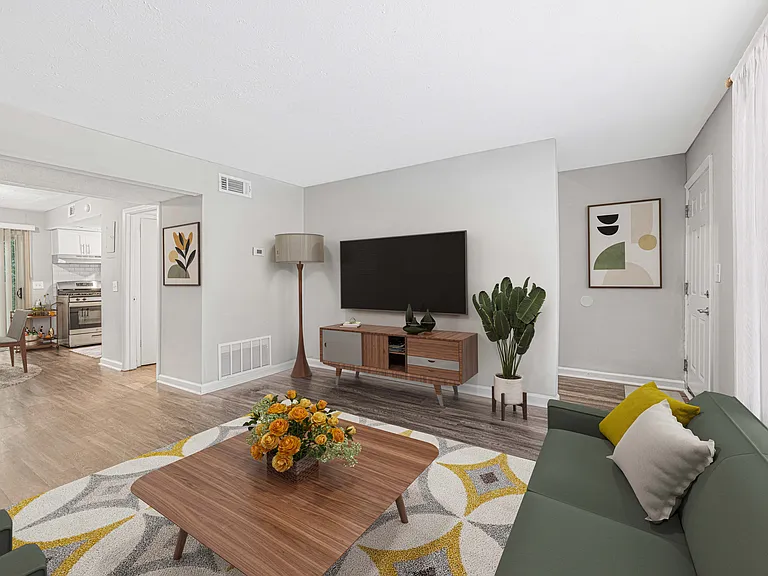 Regency Park Apartments — Photo 15