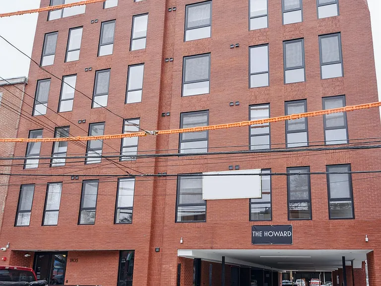 The Howard — Photo 39