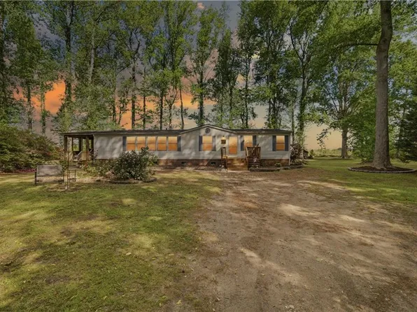 100 Longhorn Dr, Moyock, NC 27958