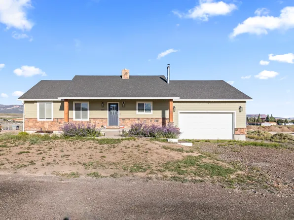 180 N Sage Ln, Loa, UT 84747