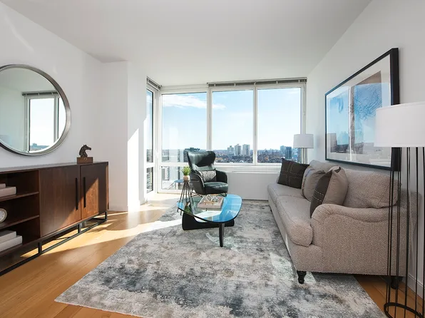 61-55 Junction Boulevard image 2 of 15