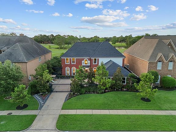 3rd image of 4114 Pebble Beach Drive