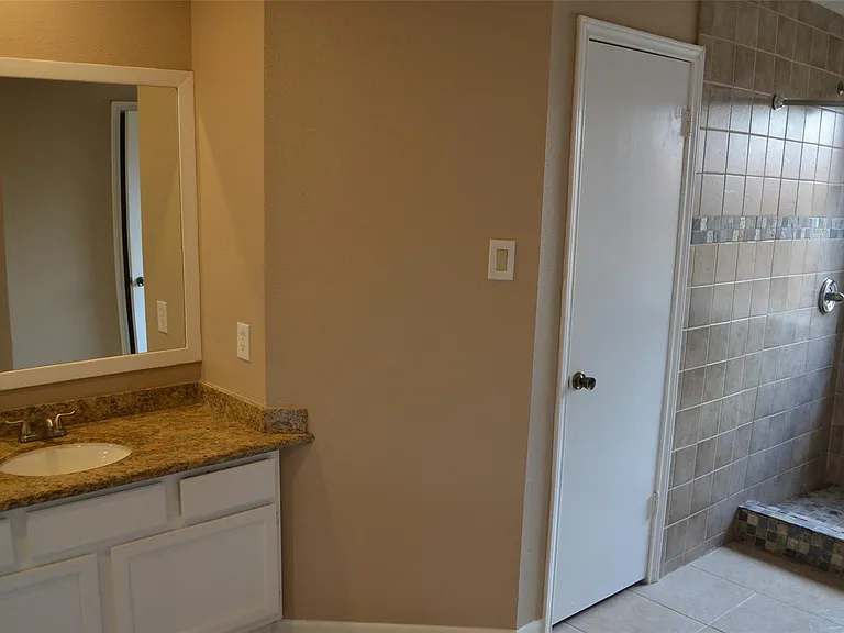 4203 Field Meadow Dr — Photo 8
