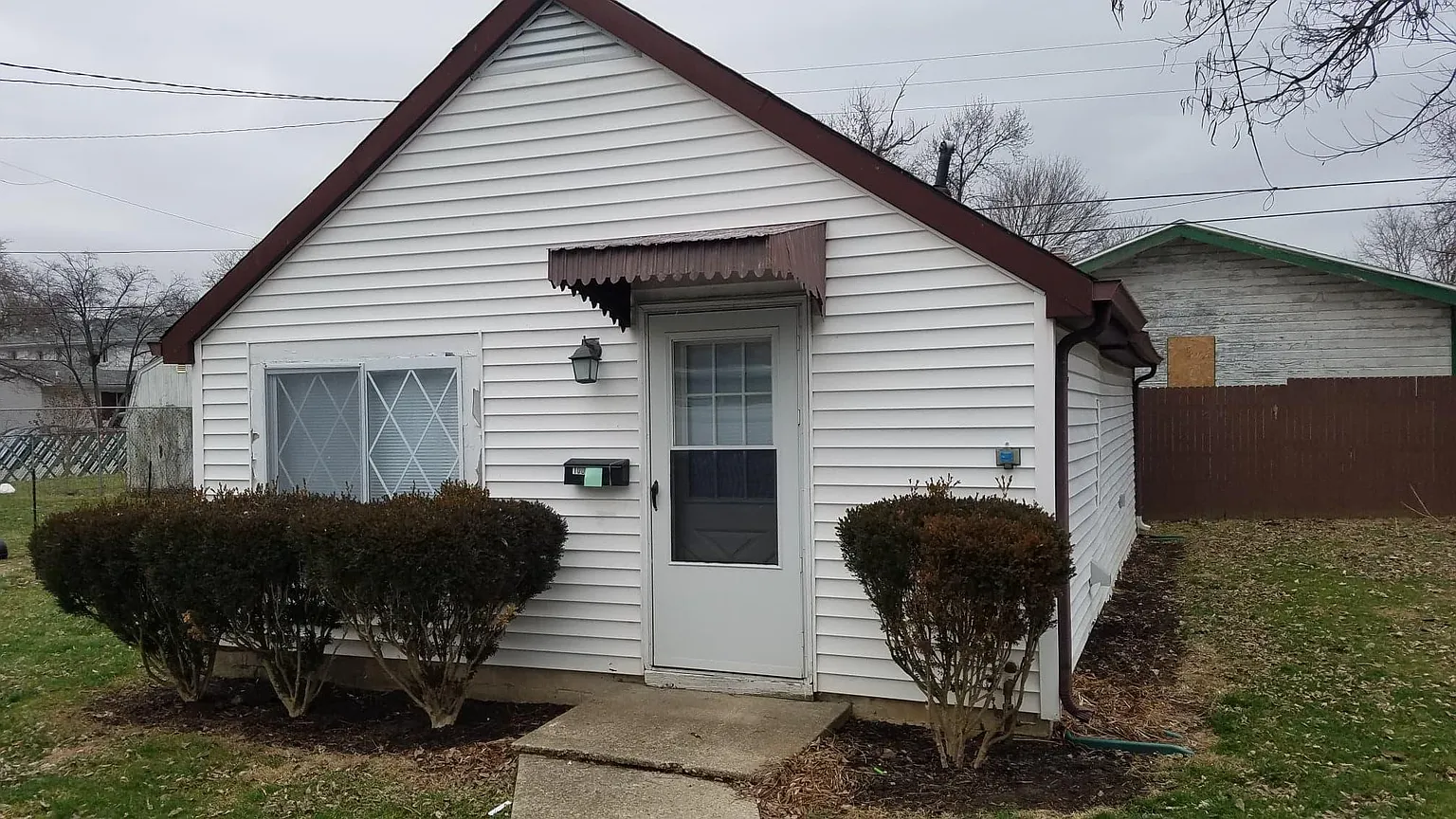 1006 Victoria Ave photo 1