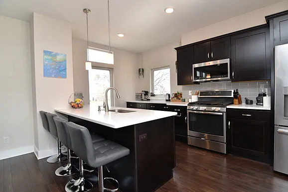 3198 Van Aken Blvd — Photo 4
