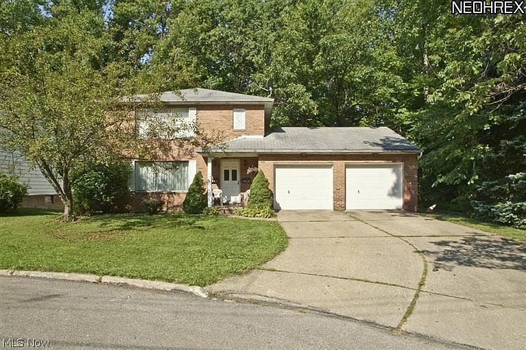 1st image of 1882-1884 Cromwell Dr