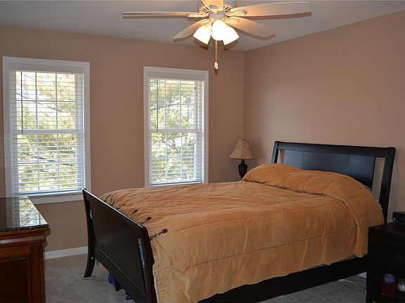 2nd image of 1565 Acorn Ct