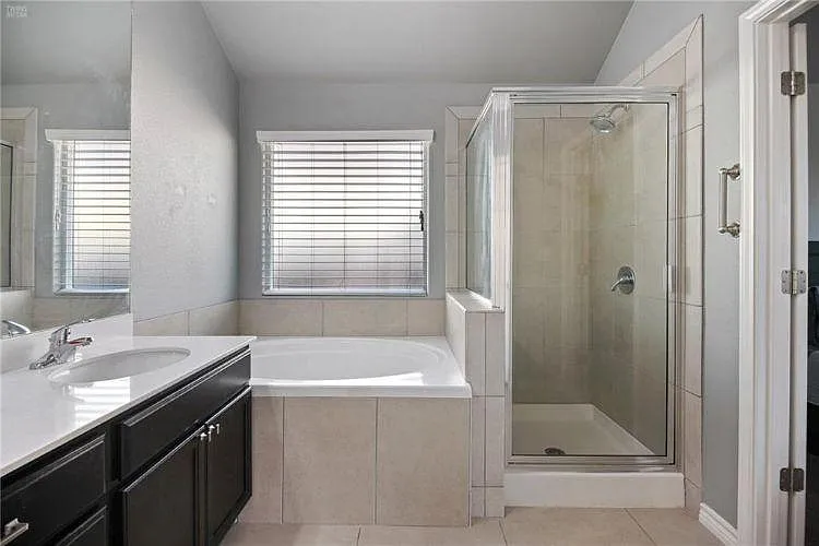 7410 Russ Ln — Photo 24
