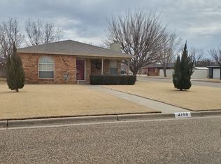 2700 Mesa Dr, Plainview, TX 79072