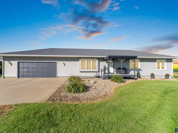 45684 257th St, Humboldt, SD 57035