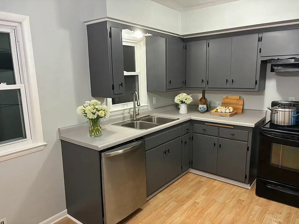 AI staging of previous picture (furniture and decorations not included with rent)