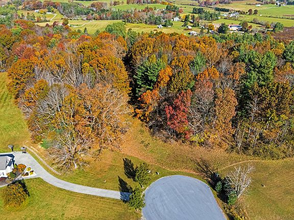 2nd image of 261 Cobble Ln #10