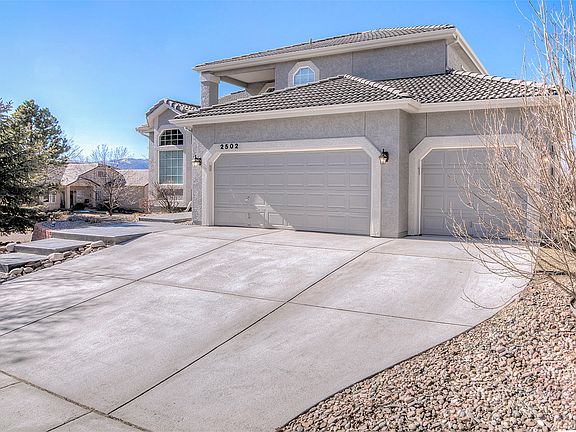 3 Car Attached Garage