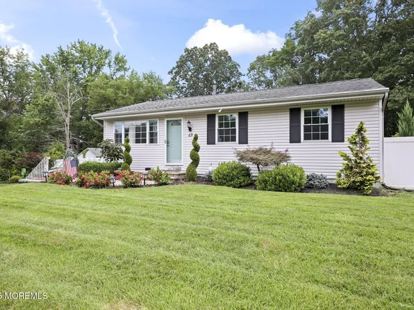 49 Redwood Place, Jackson, NJ 08527