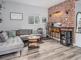 20556 113th Ave #403, Maple Ridge, BC V2X1Z3