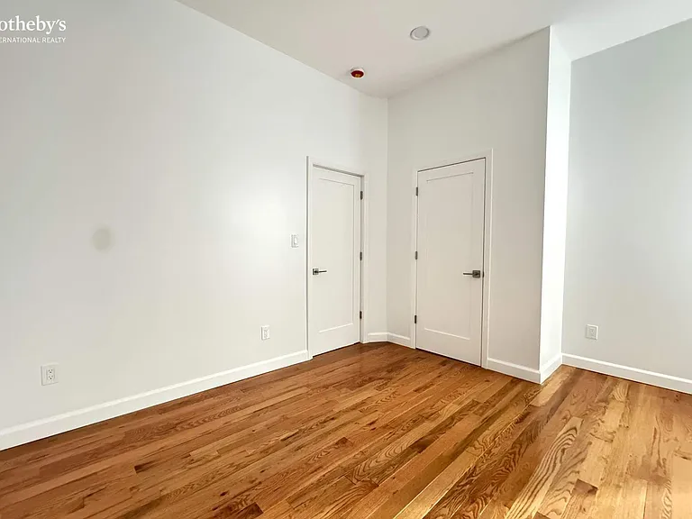 200 Claremont Ave #4 — Photo 5