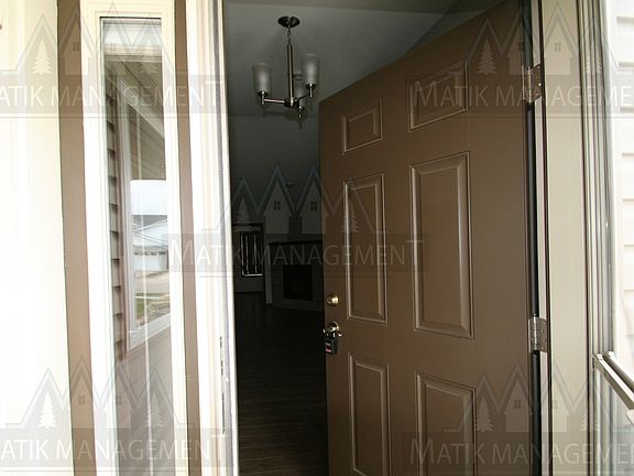 4th image of 2581 Hawk Ridge Ct SE