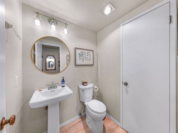 2 Marigold Dr UNIT 2, Bellingham, WA 98229