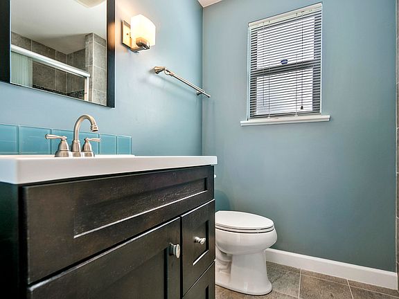 4th image of 5048 Azure St