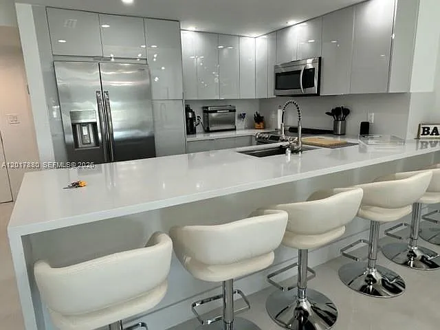5401 Collins Ave #128 — Photo 17