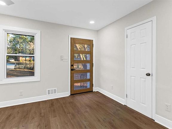 4th image of 3658 Brookcrest Cir