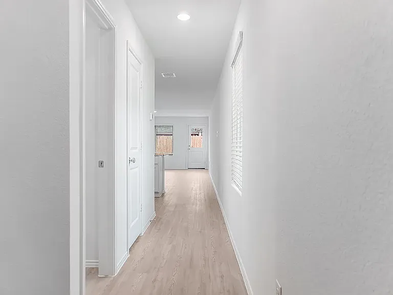1424 Teak Ln — Photo 6