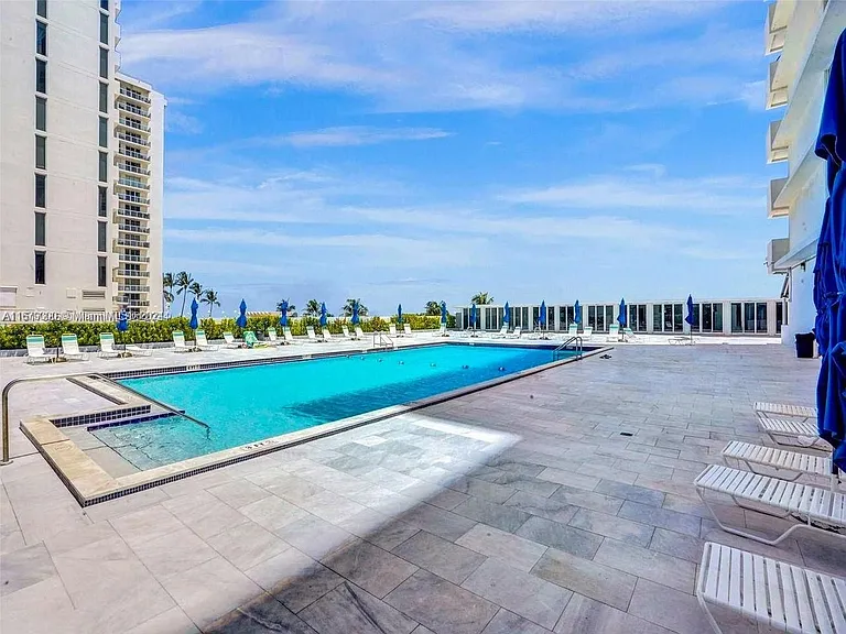 5601 Collins Ave #1605 — Photo 18