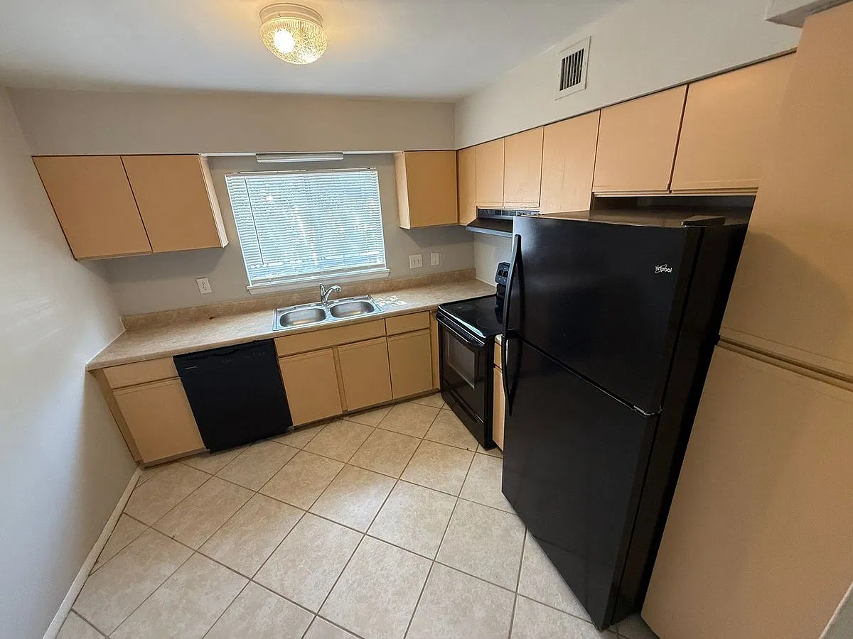 4207 S. Semoran Blvd #9 — Photo 4