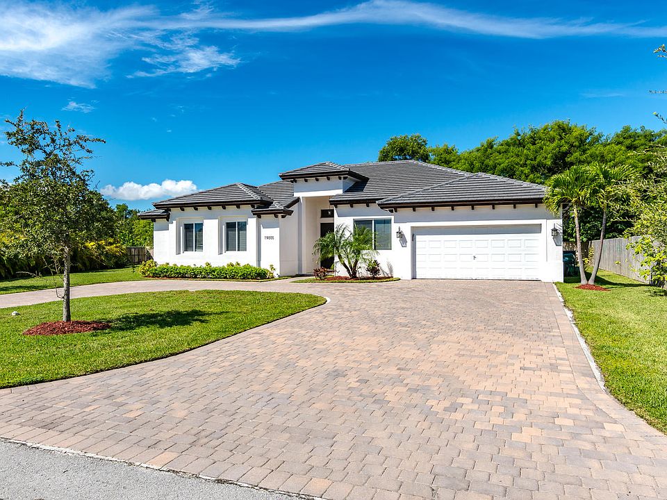 1st image of 19000 SW 82nd Ct