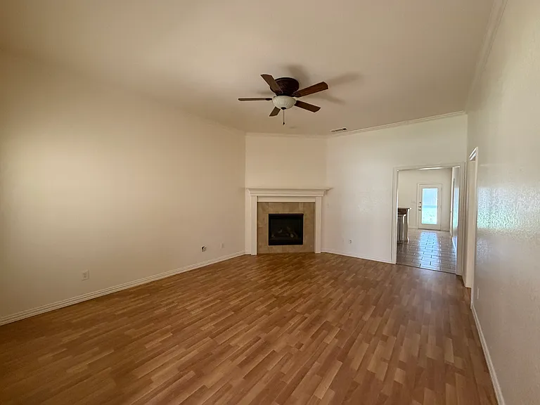 413 Sheri Ln — Photo 1