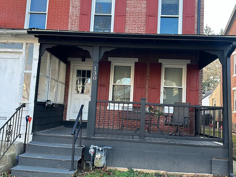 130 Linden St #1 — Photo 1