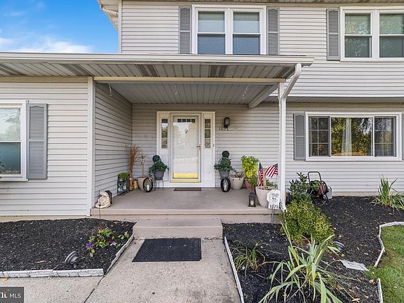 5th image of 1071 Hughes Dr