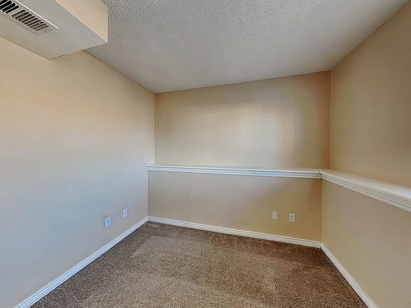2nd image of 5015 Ventura St