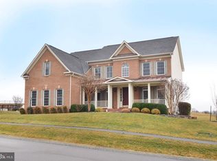 16020 Garriland Dr, Leesburg, VA 20176