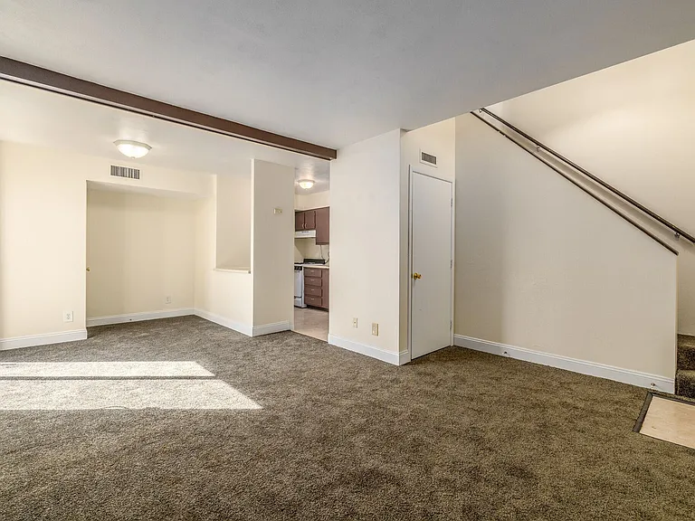 717 Fairmont Dr — Photo 26