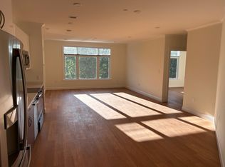 120 Thornton Rd #1, Chestnut Hill, MA 02467