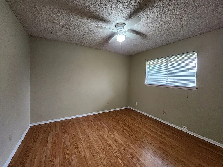 317 Briarwood Dr — Photo 19